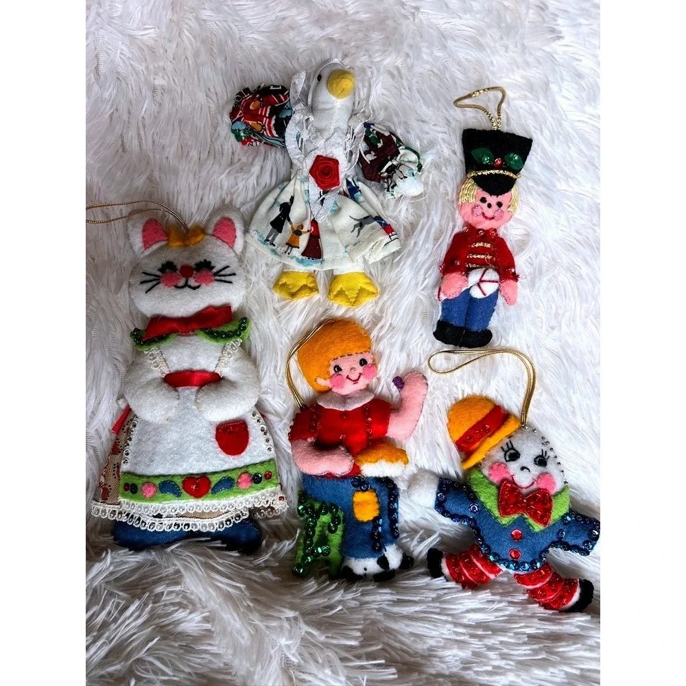 Handmade Felt Christmas Ornaments 5 Vintage Kitschy Nursery Rhymes Childrens